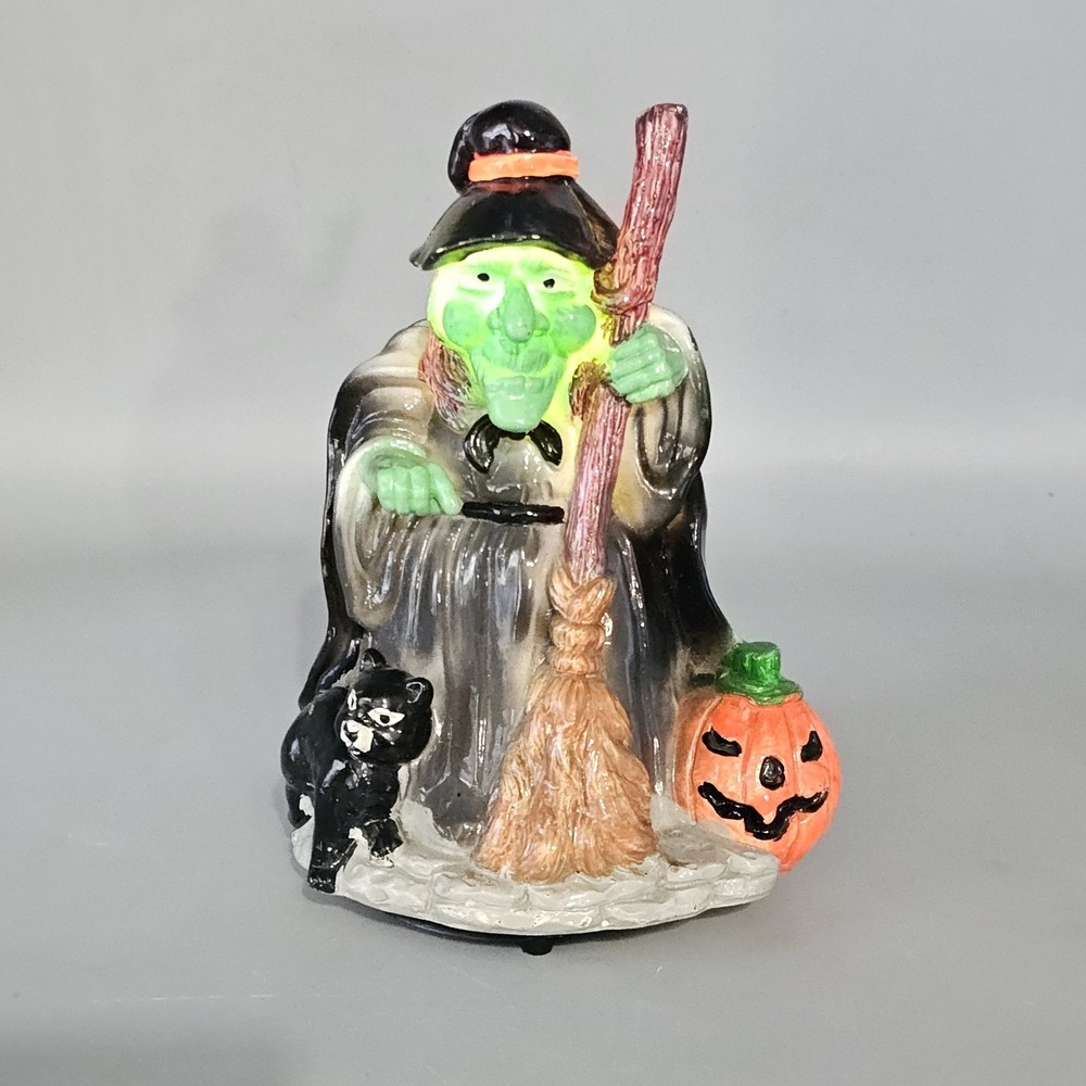 Vintage 80s Flambro Witch Flickering Light Up Plastic Figure Black Cat Pumpkin